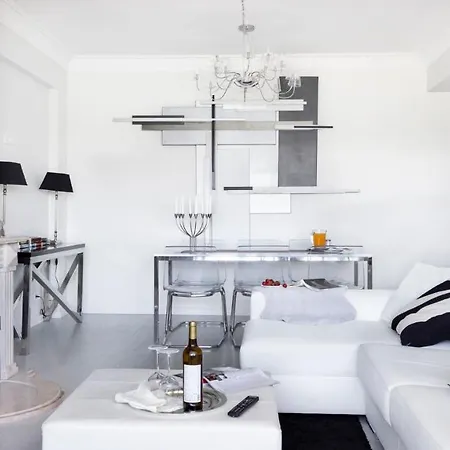 Apartment Plum Guide - Port Side