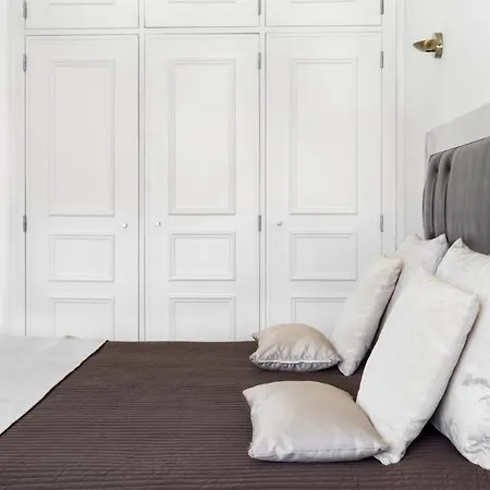 Plum Guide - Port Side Apartment